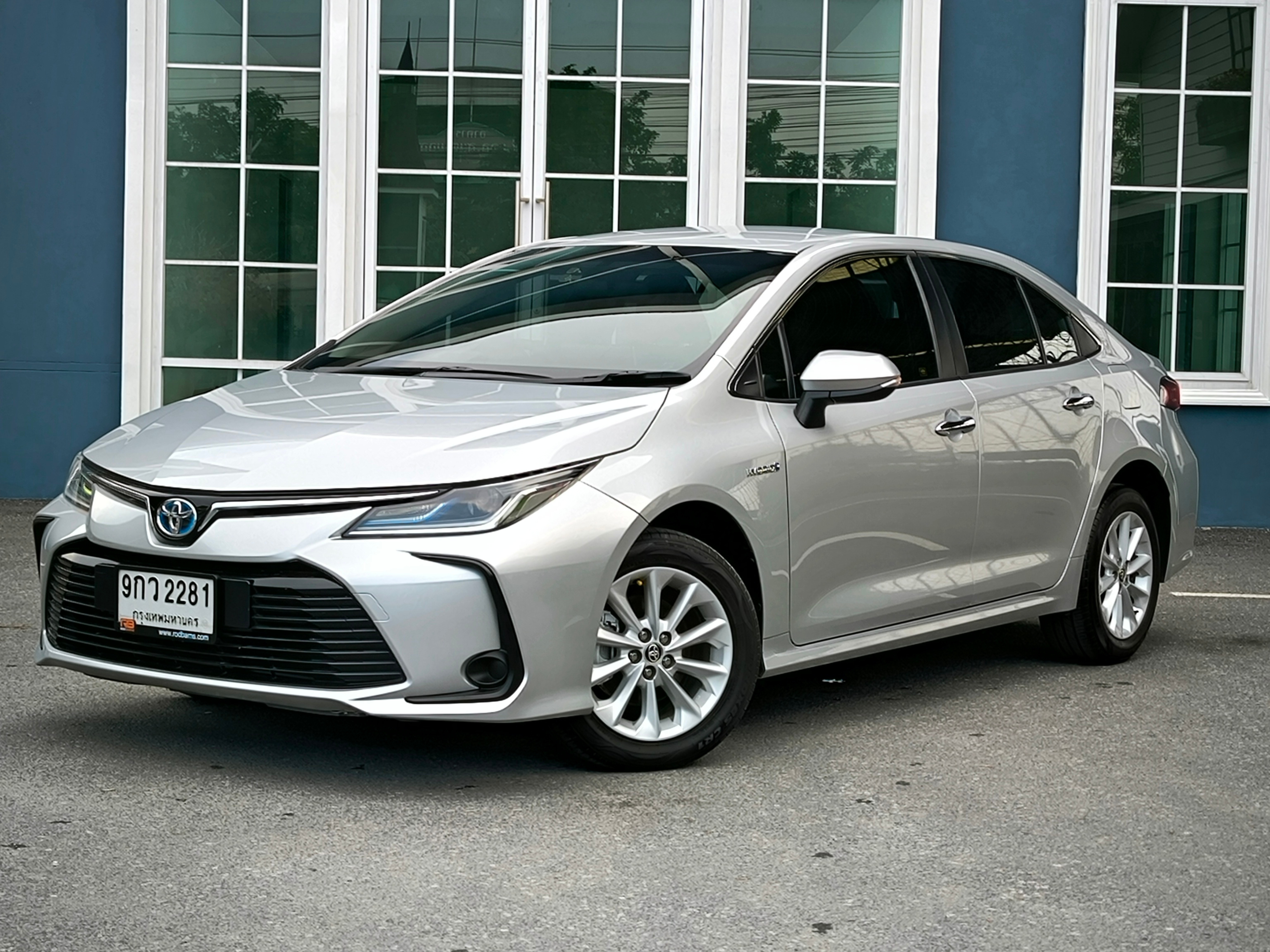 Toyota Altis Hybrid 1.8Mid 2020